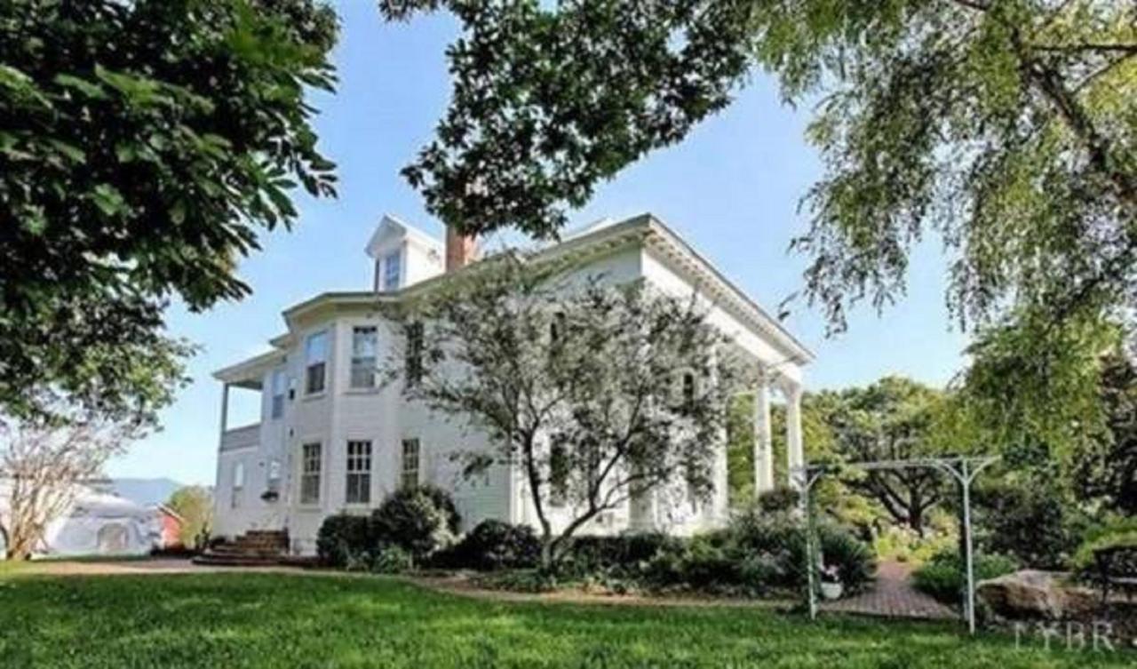 Winridge Manor Bed And Breakfast Madison Heights Buitenkant foto