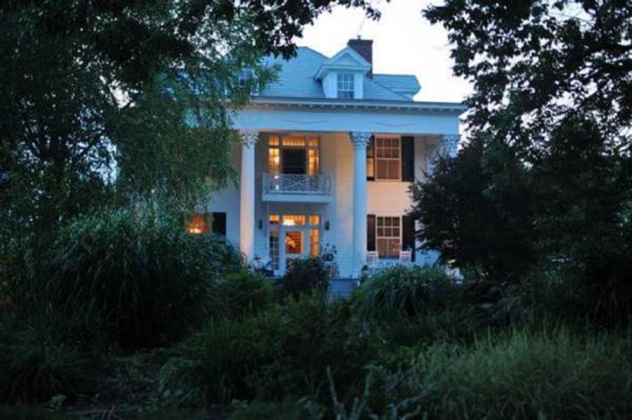 Winridge Manor Bed And Breakfast Madison Heights Buitenkant foto