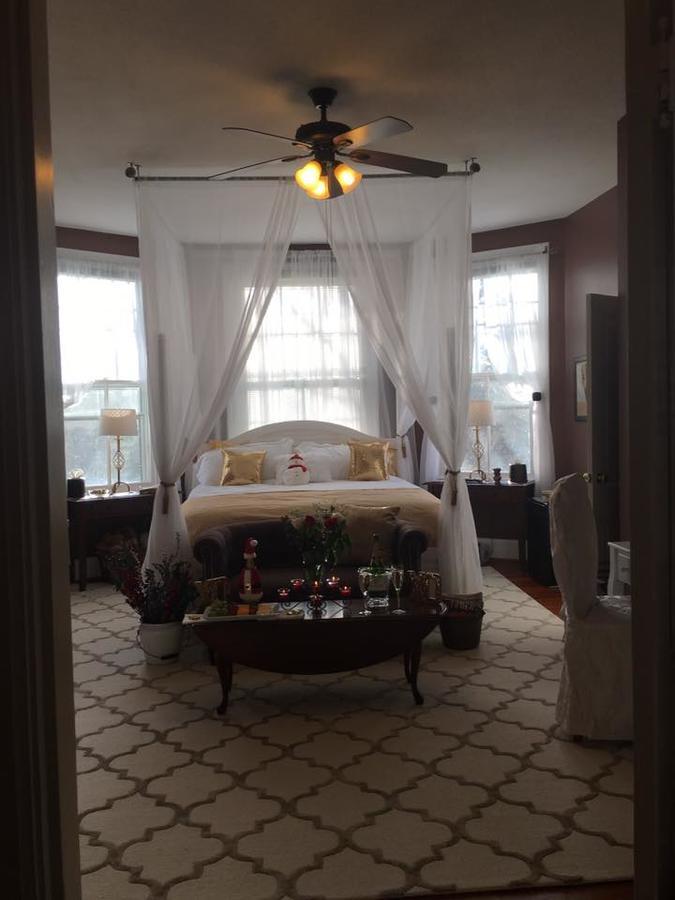 Winridge Manor Bed And Breakfast Madison Heights Buitenkant foto