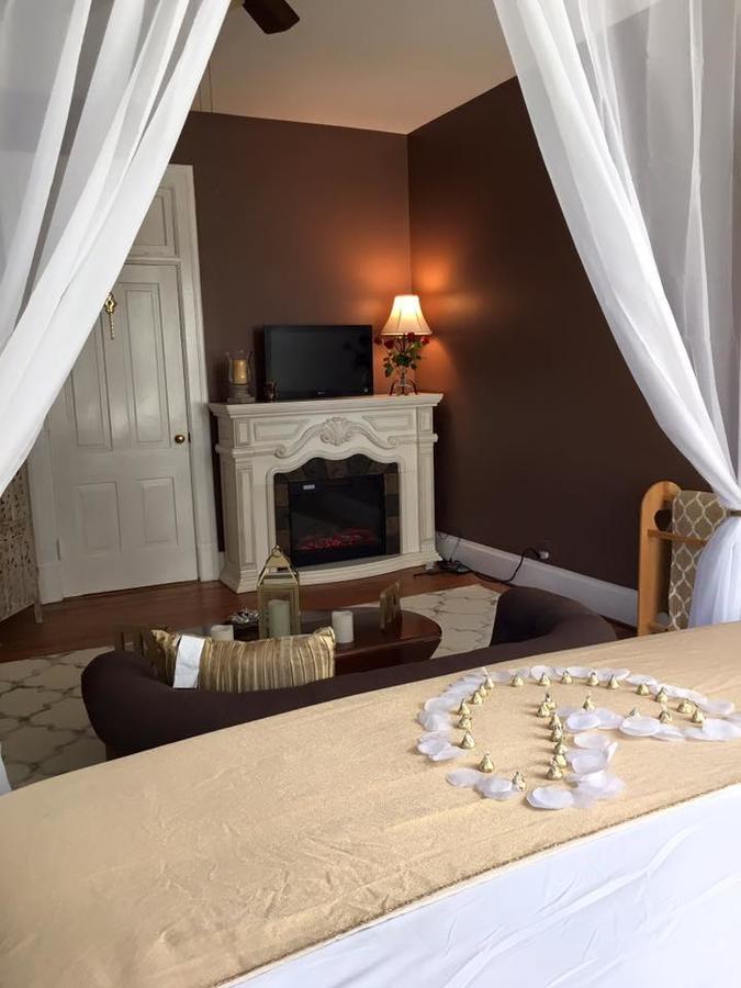 Winridge Manor Bed And Breakfast Madison Heights Buitenkant foto